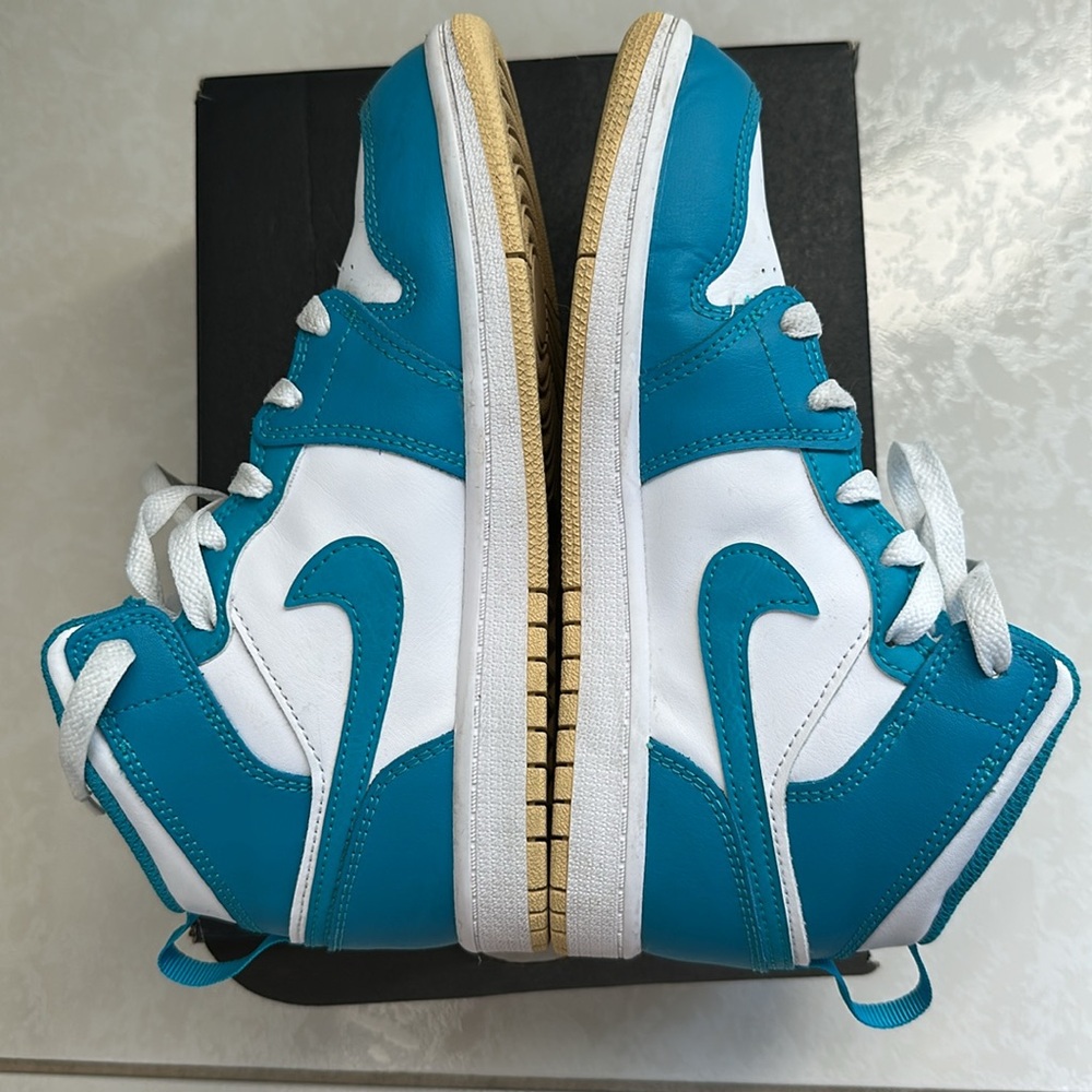 Jordan 1 Mid Preschool size 3 Y in Aquatone - Picture 10 of 11